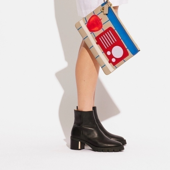 Coach Rogue Collection LARGE Turnlock Wristlet, Limited Ed. - Picture 16 of 16